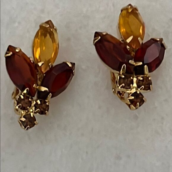 Vintage Elegant Amber, Garnet & Smokey Rhinestone’s 3 Pc Brooch & Clip Earrings - Picture 5 of 9